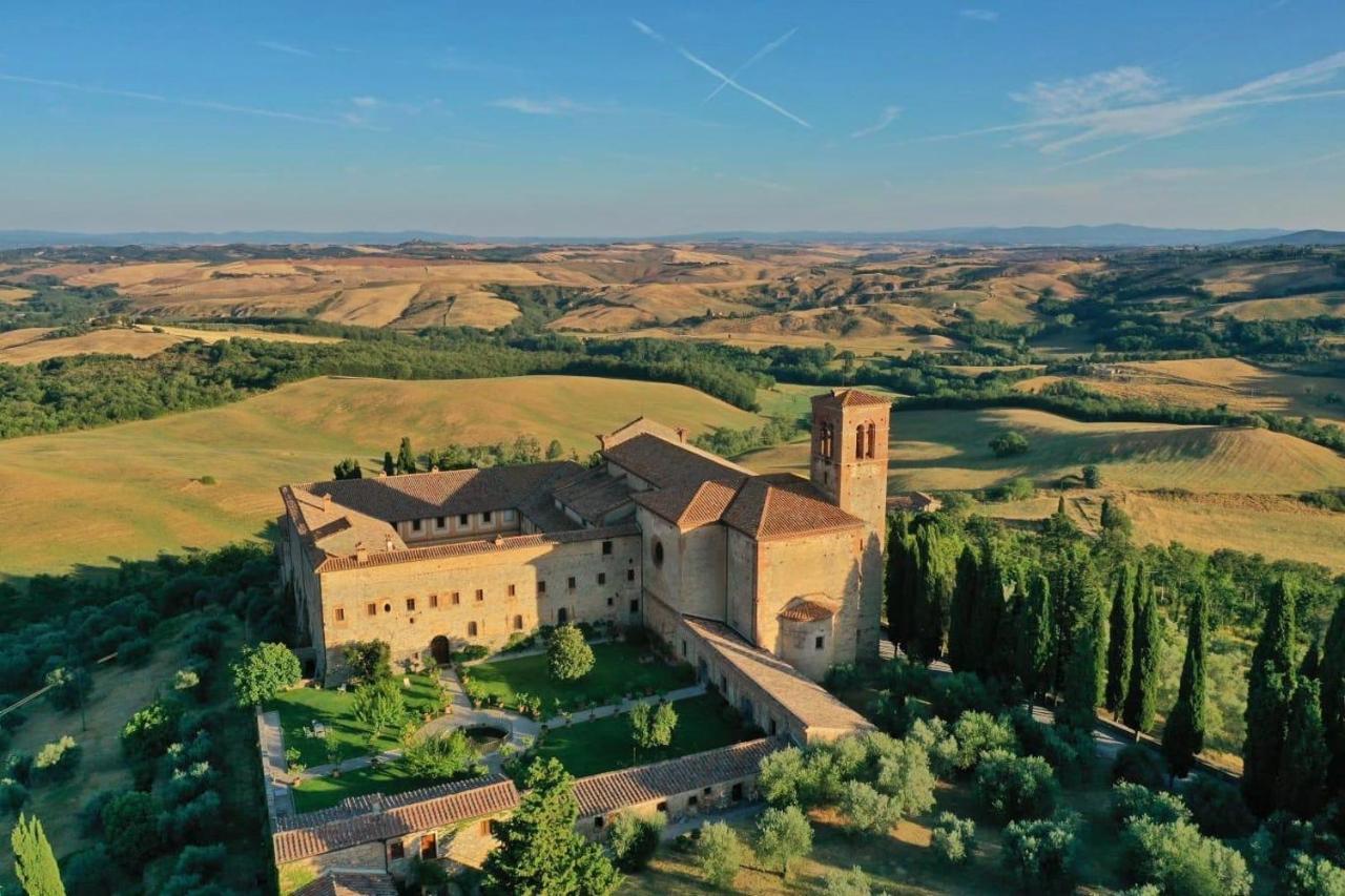 Вилла Fattoria Monastero Sant'Anna In Camprena Пиенца Экстерьер фото