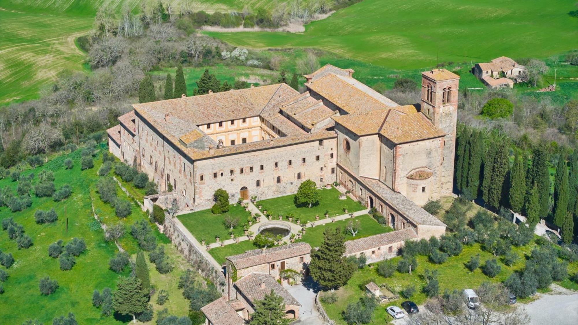 Вилла Monastero Sant'Anna In Camprena Пиенца Экстерьер фото