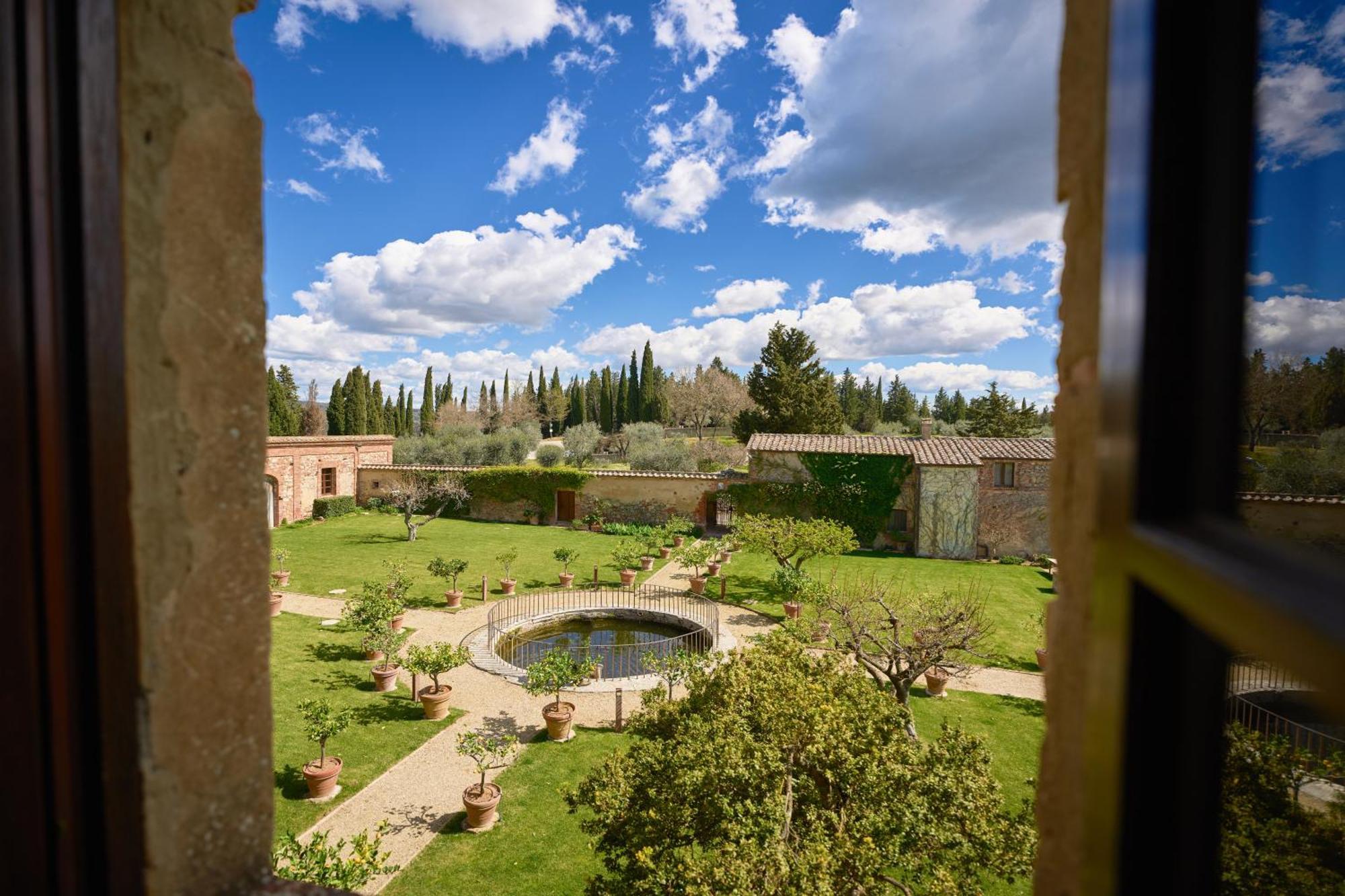 Вилла Monastero Sant'Anna In Camprena Пиенца Экстерьер фото